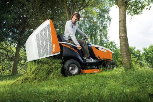 STIHL- Tondeuse autoportée STIHL RT 6112 – Image 2